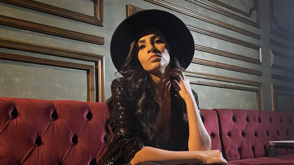 Candy Nikolaou: Κυκλοφόρησε το νέο της τραγούδι – βίντεο κλιπ «Ευκαιρίες»