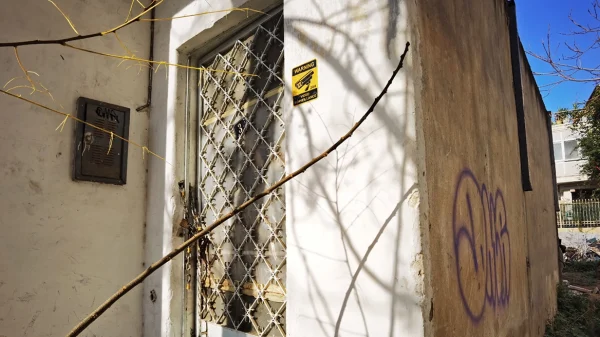 Ίλιον: Στη φυλακή και έκτος ανήλικος για το βιασμό του 15χρονου – Στη διάθεση των αρχών και ο 17χρονος που αναζητούνταν