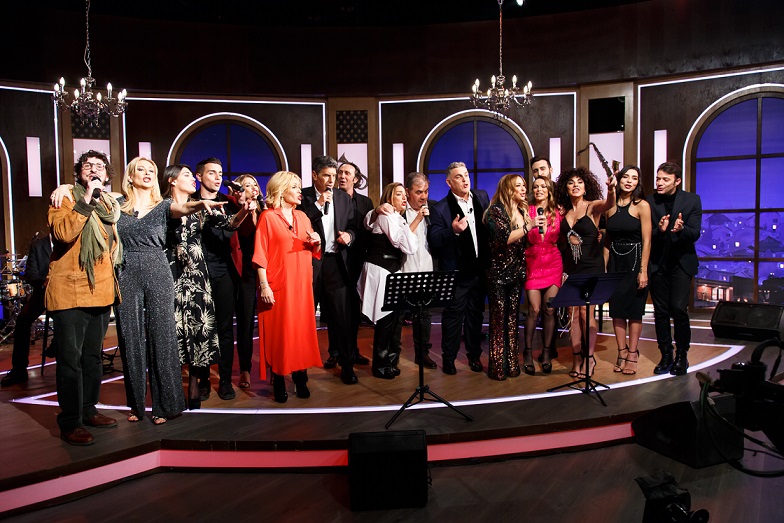 Η Μελίνα Ασλανίδου και αγαπημένοι ηθοποιοί την Παραμονή Πρωτοχρονιάς  στο «Ό,ΤΙ ΑΓΑΠΩ» με τον Γιάννη Μπέζο