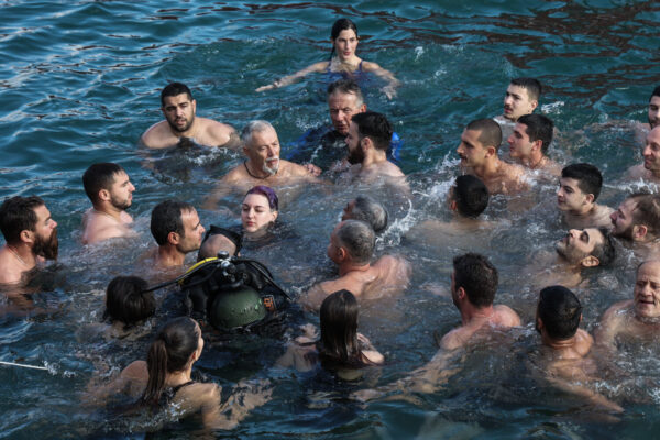 Με λαμπρότητα γιόρτασε η ορθοδοξία σε όλη την Ελλάδα (video)