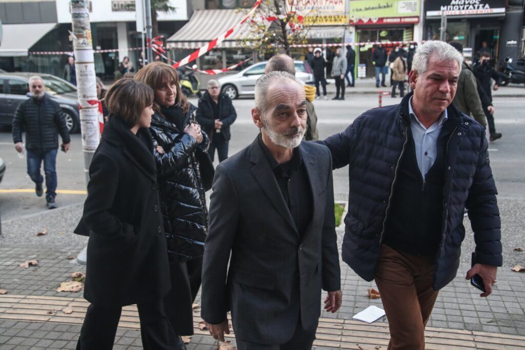 Θεσσαλονίκη: Ένταση και επεισόδια έξω από τα δικαστήρια για  τη δίκη του Άλκη Καμπανού