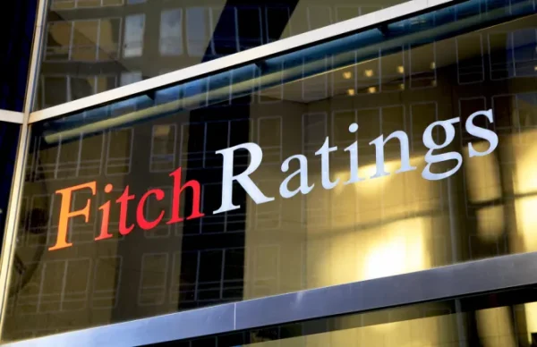 ΥΠΕΘΟ για αναβάθμιση από τον Fitch: Επιβεβαίωση της «αταλάντευτης πορείας ανάκαμψης της χώρας»