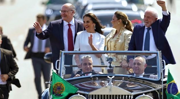 Βραζιλία: Και επισήμως πρόεδρος ο Λούλα – Παρών στην ορκωμοσία ο Αλέξης Τσίπρας