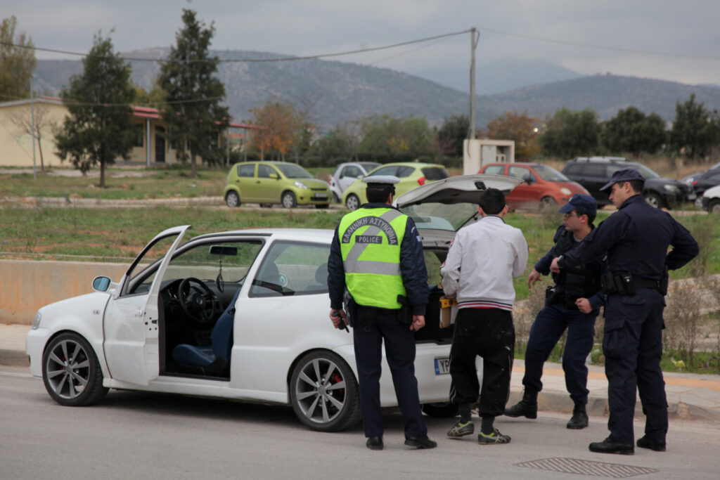 Ζεφύρι: Πυροβολισμοί λόγω βεντέτας μεταξύ οικογενειών – Εκτός κινδύνου η 5χρονη που τραυματίστηκε από σφαίρα ενώ έπαιζε