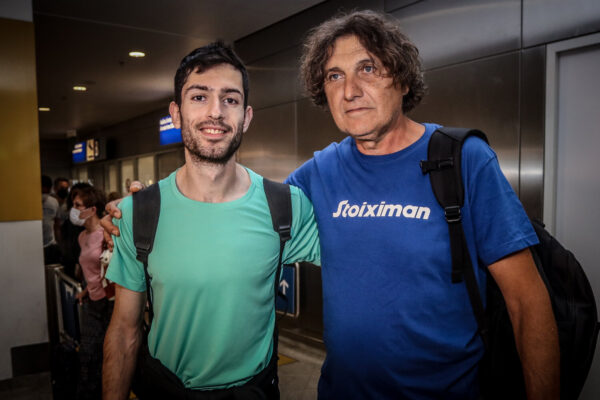 Τεντόγλου: Σε δημοπρασία για τα παιδιά της Τουρκίας τα παπούτσια που για χάρη τους ακυρώθηκε το πρώτο άλμα – Βίντεο