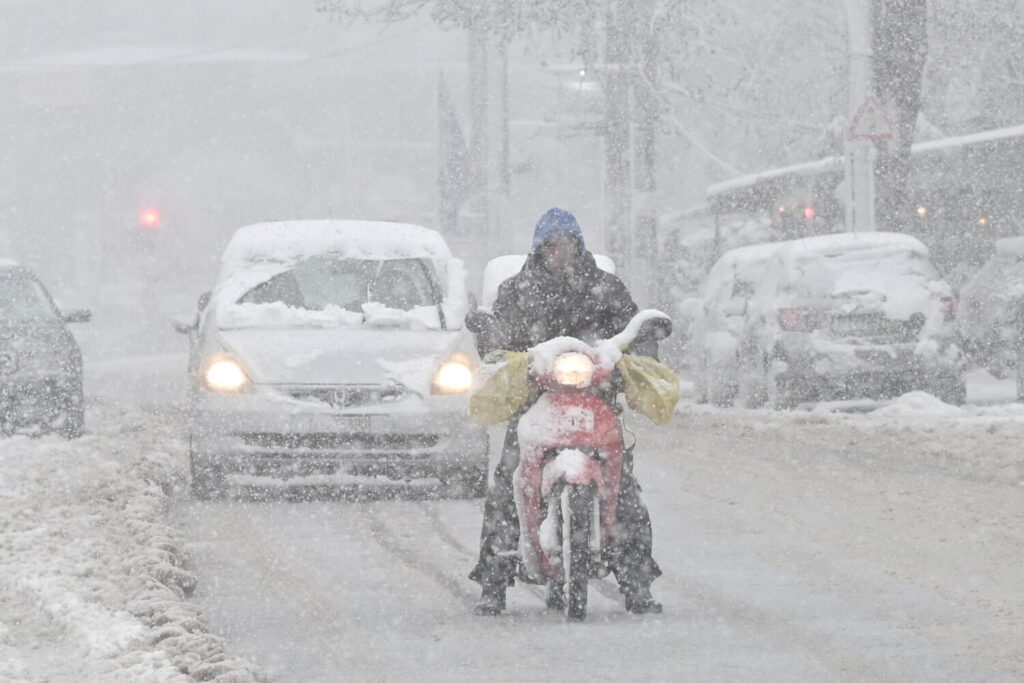 Κακοκαιρία Μπάρμπαρα: Νέο δελτίο της ΕΜΥ – Πυκνές χιονοπτώσεις στην Αττική τα ξημερώματα της Δευτέρας