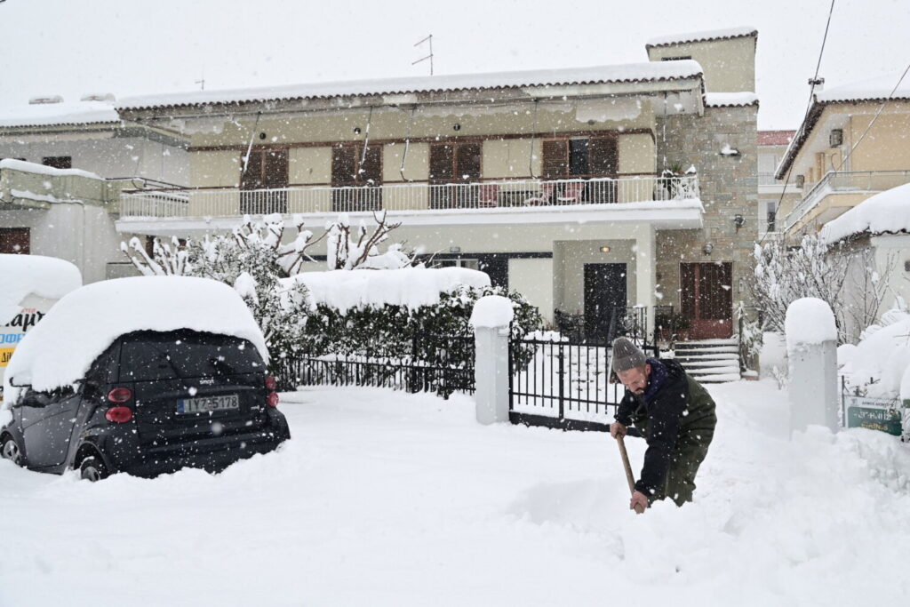 Νέο έκτακτο δελτίο της ΕΜΥ:  Χιόνια, δριμύ ψύχος και άνεμοι  μέχρι 10 μποφόρ – Πού θα χιονίσει τις επόμενες ώρες – Δείτε χάρτες