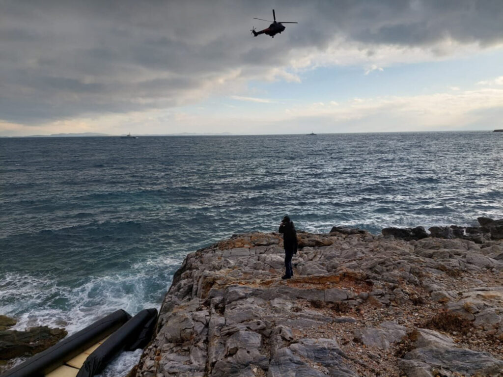 Ναυάγιο με μετανάστες στη Μυτιλήνη: Τρεις νεκροί,  πολλοί αγνοούμενοι – Συγκλονιστικό βίντεο από τη διάσωση