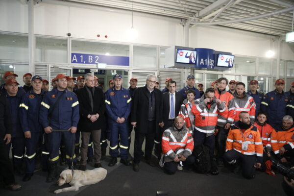 Σεισμός στην Τουρκία: Επέστρεψαν οι ήρωες της ελληνικής ΕΜΑΚ – Συγκλόνισαν με τις διασώσεις τους