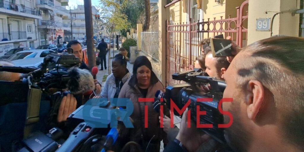 Θεσσαλονίκη: «Δεν τους νοιάζει η ζωή των μαύρων», ξεσπά η μάνα  του 2,5 ετών κοριτσού που πέθανε στον «Άγιο Στυλιανό» (video)