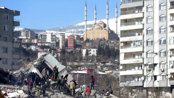 Σεισμός στην Τουρκία: Σοβαρό πρόβλημα η πρόσβαση στις συνθήκες υγιεινής – Κίνδυνος για εμφάνιση μολυσματικών ασθενειών (video)