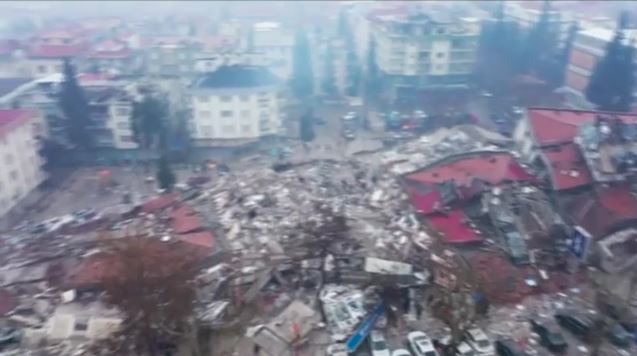 Σεισμός στην Τουρκία: 100.000 άνθρωποι είναι κάτω από τα συντρίμμια του σεισμού, λέει Τούρκος καθηγητής