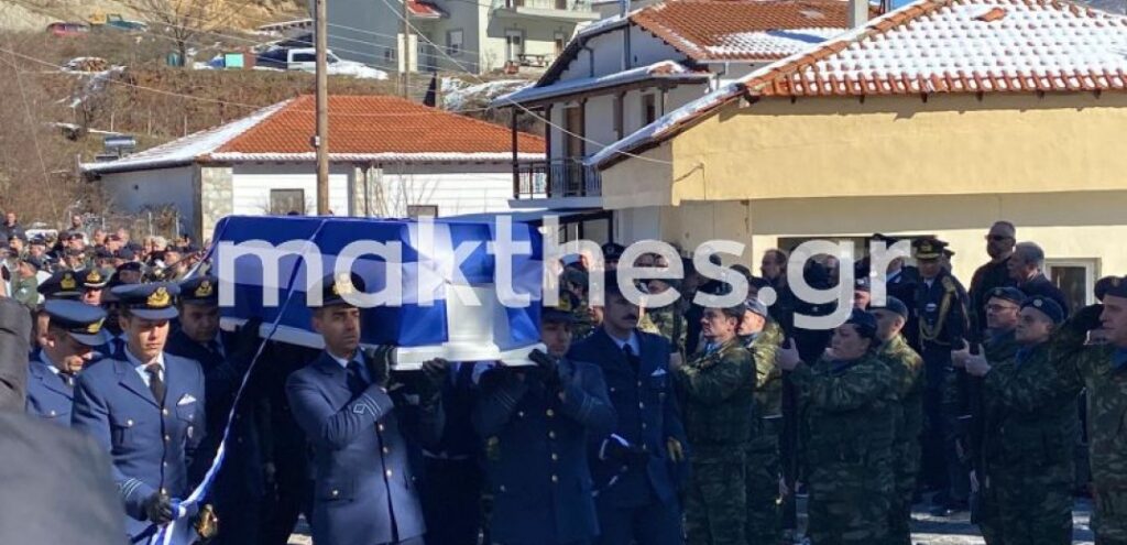 Νευροκόπι: Σπαραγμός στο τελευταίο αντίο για τον  Ευστάθιο Τσιτλακίδη – Με την γαλανόλευκη τυλιγμένο το φέρετρο (εικόνες&video)