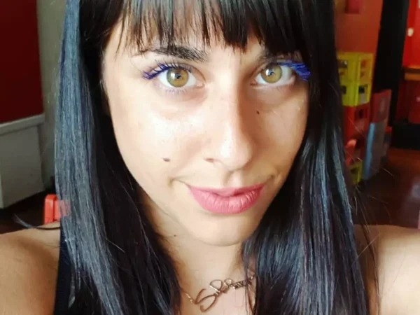 Σούπερ Κική: Ταξίδι στο Παρίσι αλλά με αναπηρικό καροτσάκι λόγω του χειρουργείου για αφαίρεση λίπους