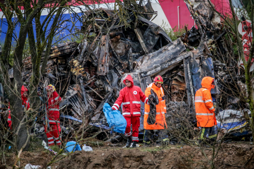 Σύγκρουση τρένων στα Τέμπη: 54 οι σοροί που έχουν ταυτοποιηθεί – Θα σταλούν νέα δείγματα