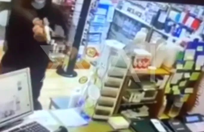 Hλιούπολη: Ένοπλη ληστεία σε φαρμακείο – Συνελήφθησαν δύο ανήλικοι- Δείτε βίντεο