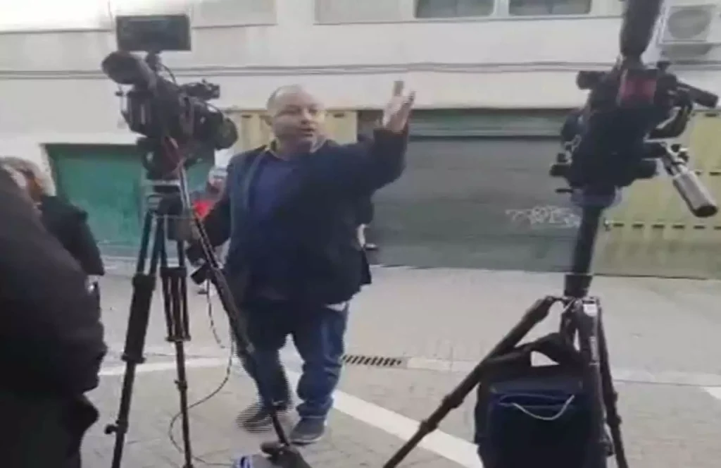 Ένταση στα Δικαστήρια της Λάρισας: Προσαγωγή δημοσιογράφων και οπερατέρ μετά από μήνυση δικηγόρου