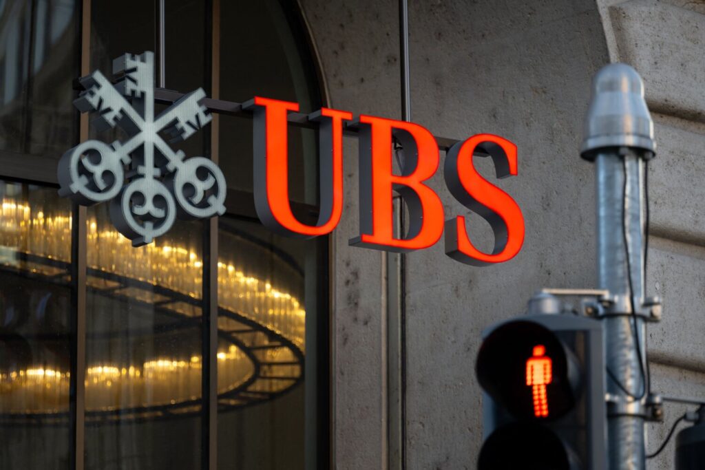 UBS: Συμφωνία να εξαγοράσει την Credit Suisse για πάνω από 2 δισ. δολάρια