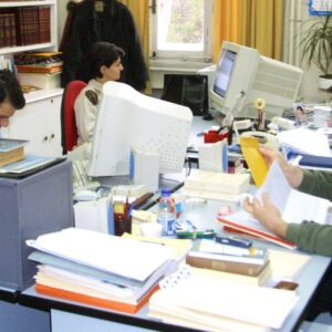 Οριστικό τέλος στις διεκδικήσεις για 13ο και 14ο μισθό στο Δημόσιο μετά την απόδαση του ΣτΕ: Μόνο με νόμο η επαναφορά, λέει εργατολόγος