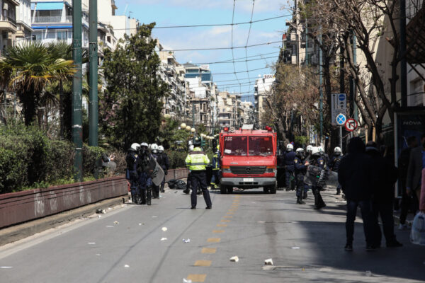 ΑΣΟΕΕ: Συνελήφθη ο αστυνομικός που πυροβόλησε στον αέρα κατά τη διάρκεια των επεισοδίων