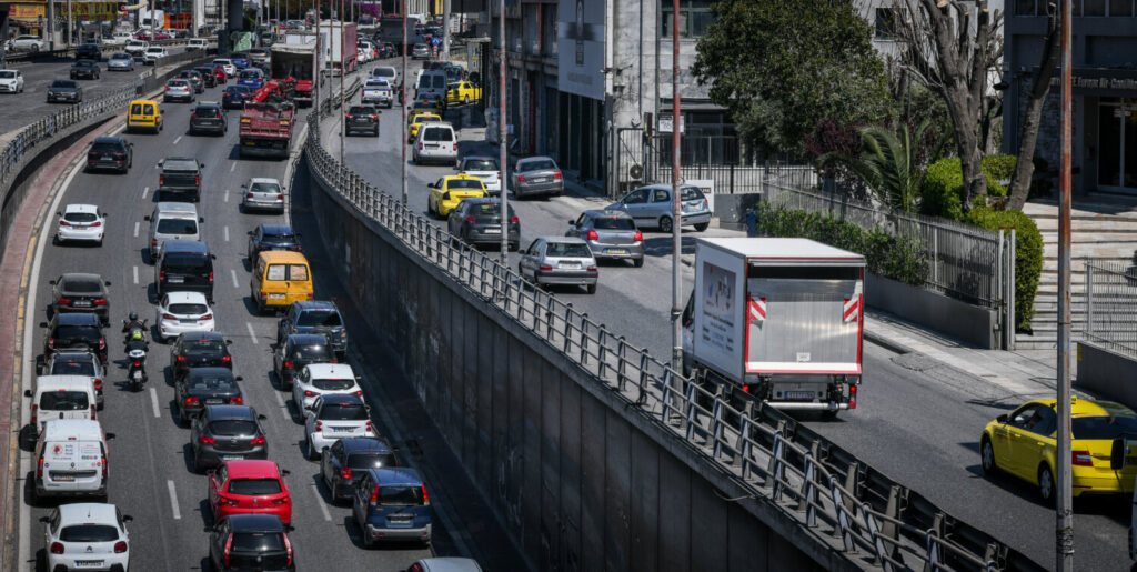 Νέος ΚΟΚ – Βαριές ποινές μέχρι και ισόβια για πολύνεκρα τροχαία –Τι ισχύει για κινητό, αλκοόλ, ζώνη και κράνος