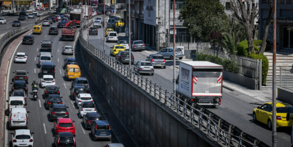 Νέος ΚΟΚ – Βαριές ποινές μέχρι και ισόβια για πολύνεκρα τροχαία –Τι ισχύει για κινητό, αλκοόλ, ζώνη και κράνος