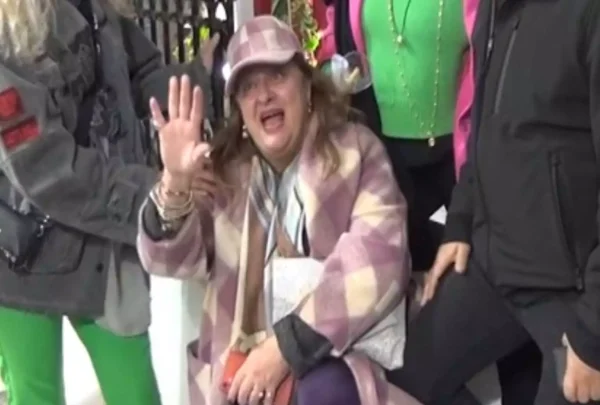 Ελισάβετ Κωνσταντινίδου: Ήθελε να περάσει απαρατήρητη αλλά δεν τα κατάφερε (video)