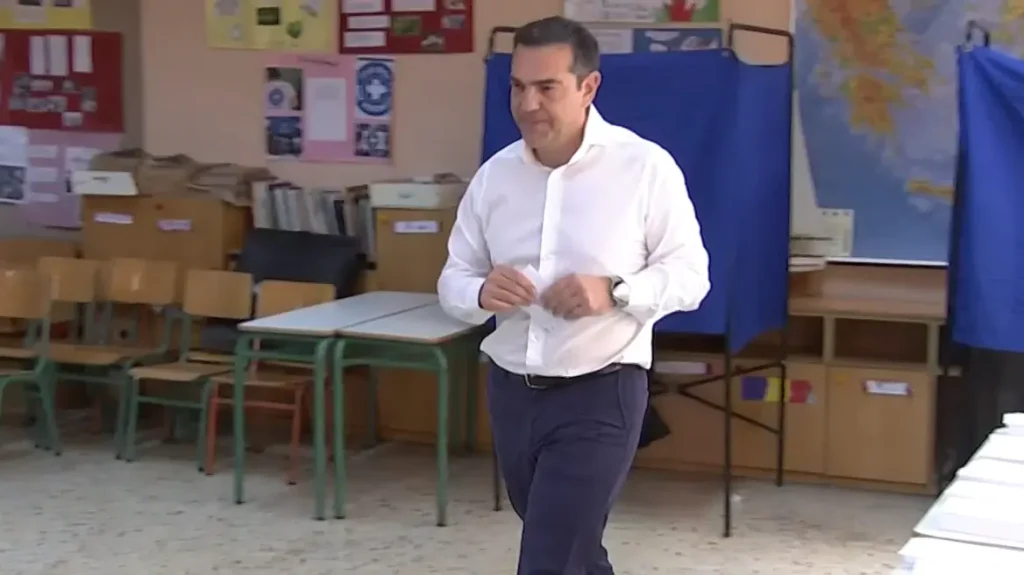 Στην Κυψέλη ψήφισε ο Τσίπρας – «Η αλλαγή είναι σήμερα στα χέρια του λαού μας»