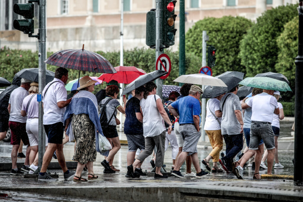 Μήνυματα από το 112 σε Εύβοια, Λάρισα, Μαγνησία και Σποράδες εν όψει κακοκαιρίας – «Περιορίστε τις μετακινήσεις σας»