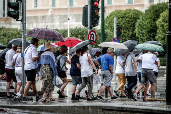 Μήνυματα από το 112 σε Εύβοια, Λάρισα, Μαγνησία και Σποράδες εν όψει κακοκαιρίας – «Περιορίστε τις μετακινήσεις σας»