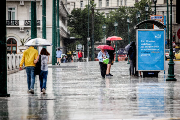 Καιρός: Έρχονται βροχές, ισχυροί άνεμοι, χιόνια και πτώση της θερμοκρασίας, λέει ο Τσατραφύλλιας