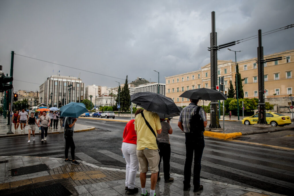 Έκτακτο δελτίο ΕΜΥ: Έρχονται βροχές καταιγίδες και χαλάζι  – Ποιες περιοχές θα πληγούν