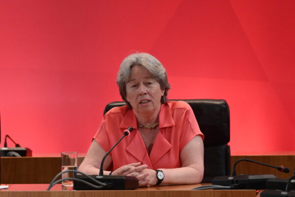 ΣΥΡΙΖΑ: Διαγράφεται από την Κοινοβουλευτική Ομάδα η Αθηνά Λινού