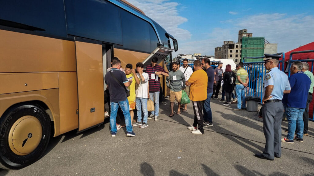 Πλεύρης: Κυκλώματα διακινητών έστελναν μαζικά μηνύματα στους μετανάστες – «Αποφύγετε την Ιταλία, πηγαίνετε στην Ελλάδα» – Βίντεο