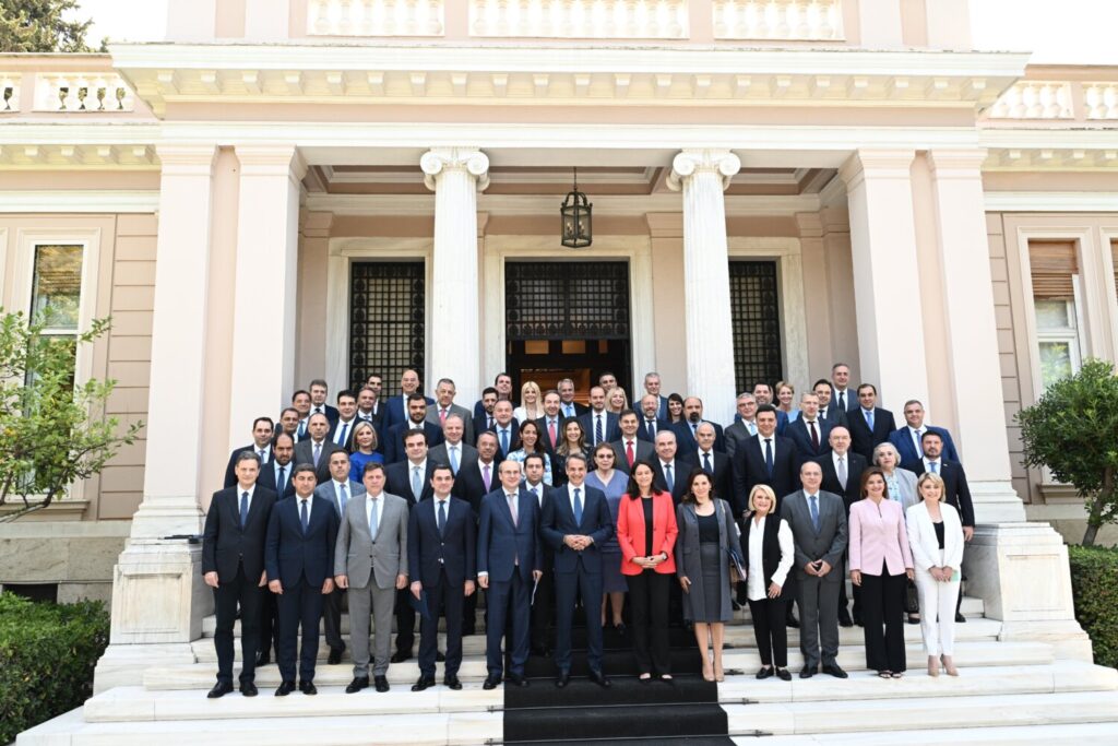 Mητσοτάκης στο υπουργικό: Καλύτεροι μισθοί, καλύτερη δημόσια υγεία, καλύτερο κράτος, καλύτερη ζωή σε μια ισχυρή Ελλάδα οι 4 βασικές μας γραμμές (video)