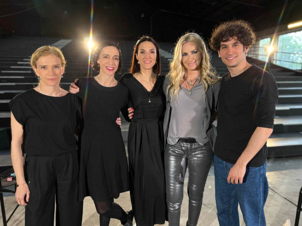 ΕΡΤ2 – Η Κατερίνα Ευαγγελάτου, η Έλενα Τοπαλίδου, η Μαρία Σκουλά και ο Ορέστης Χαλκιάς στην εκπομπή «Art Week» με τη Λένα Αρώνη