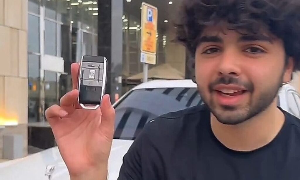 Ντουμπάι: Άφησε τα κλειδιά της Rolls-Royce του στο καπό και πήγε γυμναστήριο – Δείτε τι έγινε