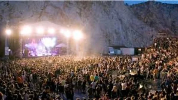 Θέατρα Βράχων Βύρωνα και Υμηττού: Με παρέμβαση Μητοστάκη αποδίδονται οριστικά στους ιδιώτες