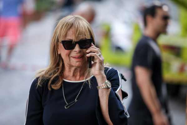 Άννα Φόνσου: Εγκατέλειψε το σπίτι της- Η πολυκατοικία που έμενε κρίθηκε επικίνδυνη και εκκενώθηκε