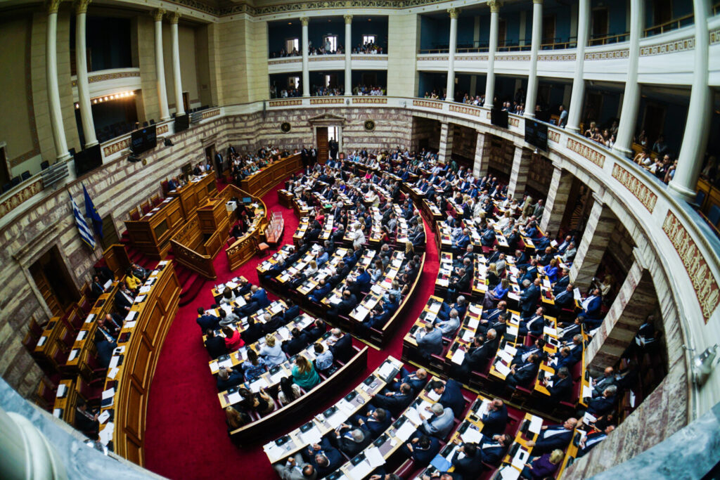 Βουλή: Ο N.  Ανδρουλάκης κατέθεσε την πρόταση δυσπιστίας – Το τελικό κείμενο