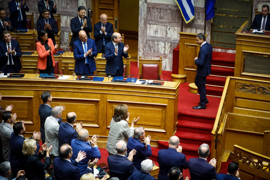 Βουλή: Η κυβέρνηση Μητσοτάκη  έλαβε ψήφο εμπιστοσύνης με 158 «ναι» και 142«οχι»