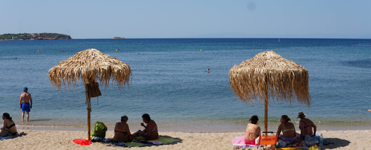 Καιρός: Σε κλοιό καύσωνα η χώρα με θερμοκρασίες 40- 42 βαθμούς – Σε «red code» για πυρκαγιά 11 περιοχές