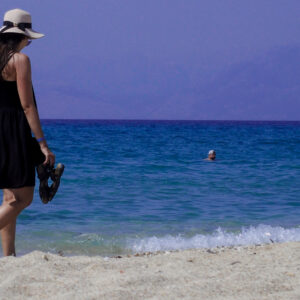 Υπ.Υγείας: Oι 13 περιοχές της Αττικής που απαγορεύεται η κολύμβηση: Έδεμ Φαλήρου, Μικρολίμανο και ακτή Σουνίου ανάμεσα τους