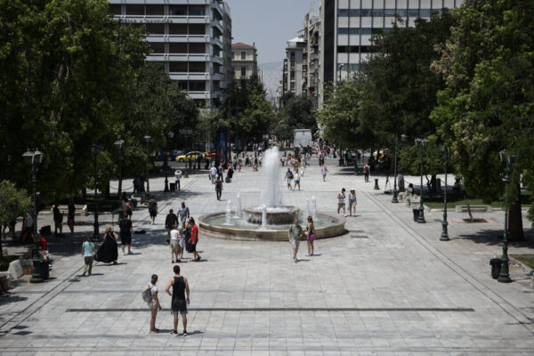 Kαύσωνας: Πάνω από 40 βαθμοί σε 41 σημεία – «Έβρασαν» τα Χανιά – 50 βαθμοί στον Ισθμό της Κορίνθου