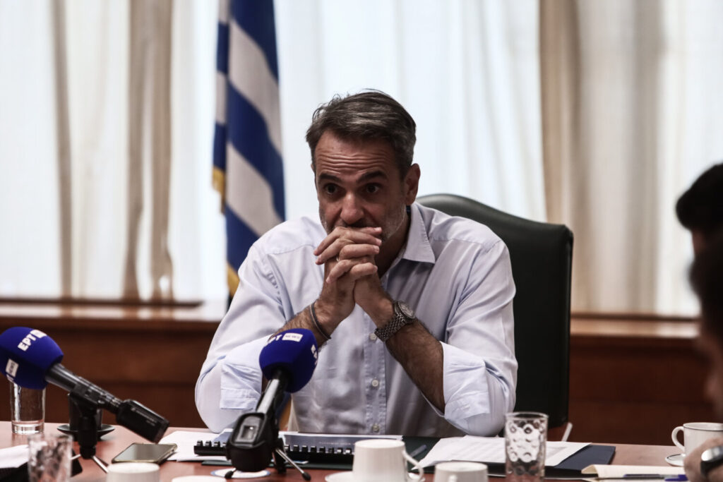 Φωτιές: Σύσκεψη υπό τον πρωθυπουργό στο Συντονιστικό Κέντρο Επιχειρήσεων -Κυβερνητικό κλιμάκιο στη Ρόδο