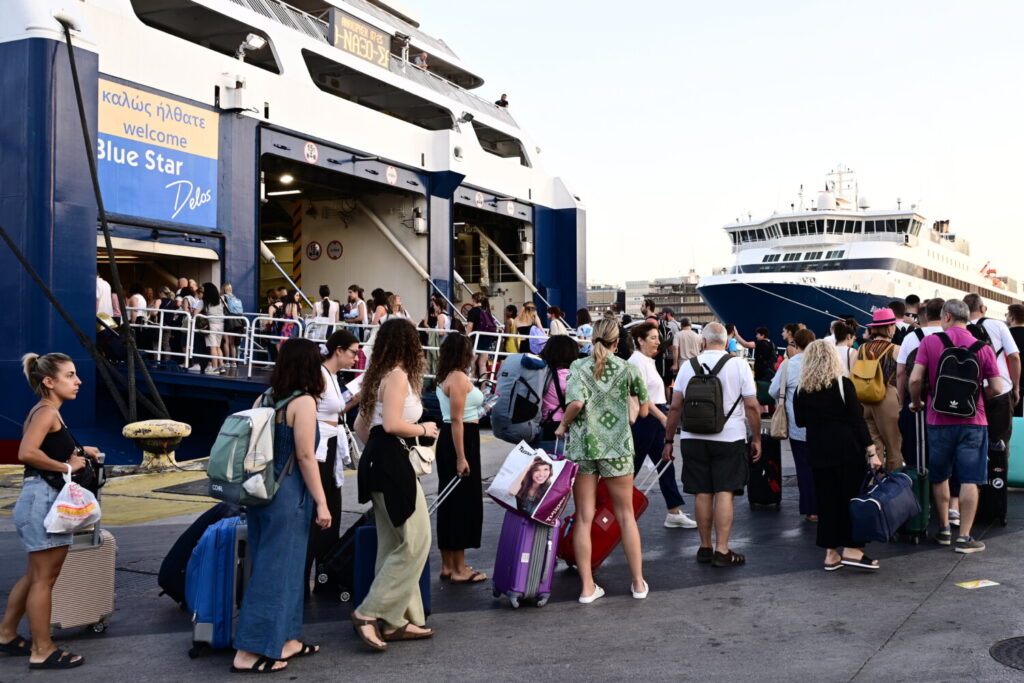 H μεγάλη έξοδος των εκδρομέων: Όπου φύγει φύγει οι αδειούχοι του καλοκαιριού- Ποιά νησιά προτιμούν