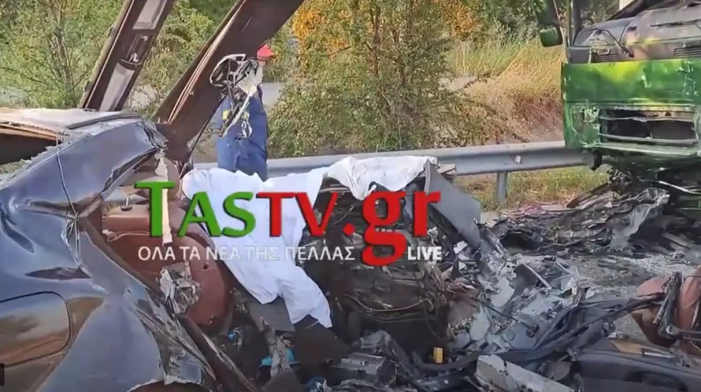 Τροχαίο στην Έδεσσα: Συγκλονιστικό βίντεο από τη σύγκρουση ΙΧ με νταλίκα με πέντε νεκρούς