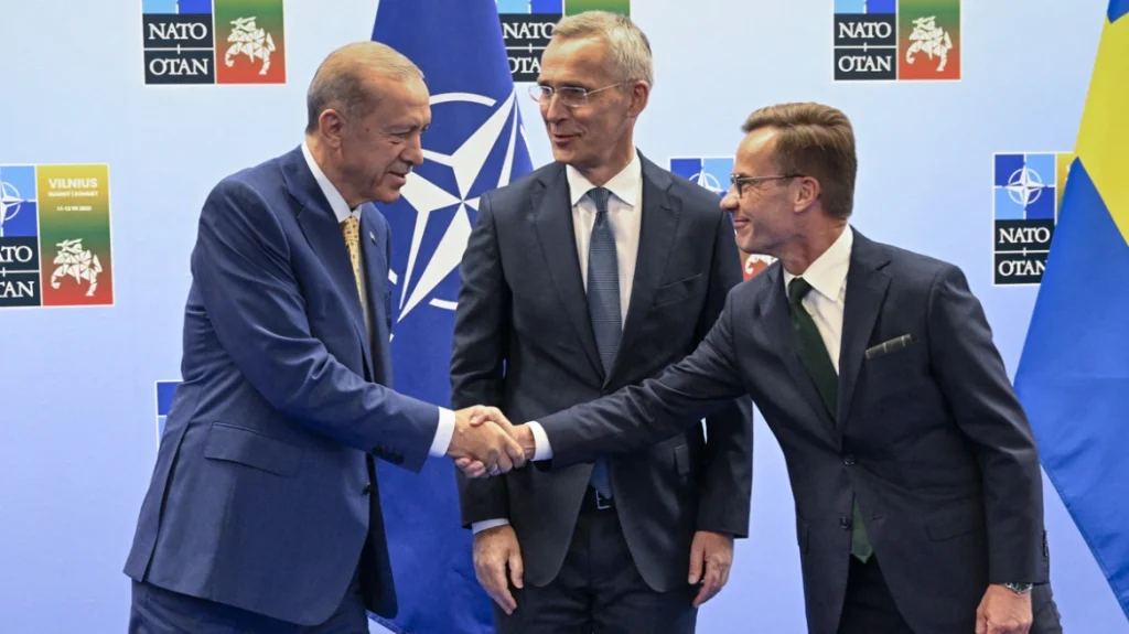 Σύνοδος Κορυφής ΝΑΤΟ: Ο Ερντογάν συμφώνησε να ενταχθεί η Σουηδία στη Συμμαχία