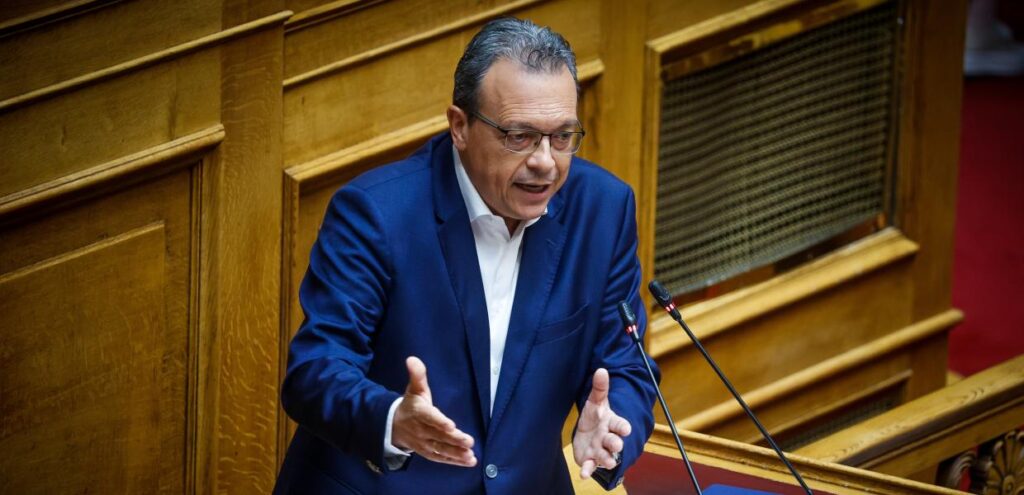Φάμελλος: «O ΣΥΡΙΖΑ θα σταθεί απέναντι στο πλιάτσικο, στο ξεπούλημα του δημόσιου πλούτου και στην άλωση του κράτους από κομματικούς στρατούς»
