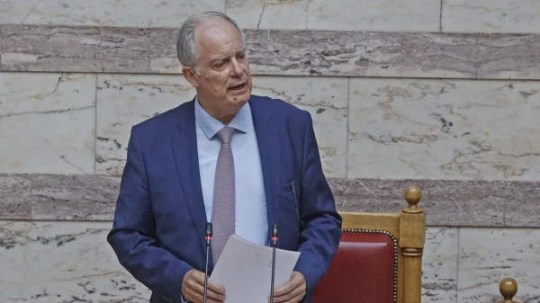 ΠΑΣΟΚ κατά Τασούλα: Την τελευταία ημέρα ως Πρόεδρος της Βουλής υπέγραψε επιχορηγήσεις €160.000 και δέσμευσε €815.000 για μουσείο στην Κόνιτσα